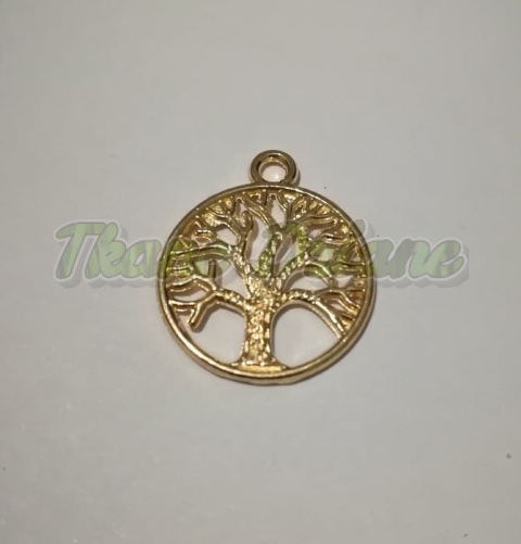 PRZYWIESZKA DRZEWO W KOLE ZŁOTE